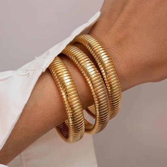 Chunky gold bangle bracelet set - Picture 1 of 6